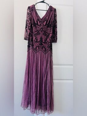 Pisarro Nights Mauve Embellished V-Neck Evening Gown size 8 NWT